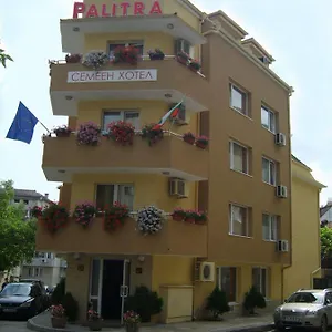 rezervați aici